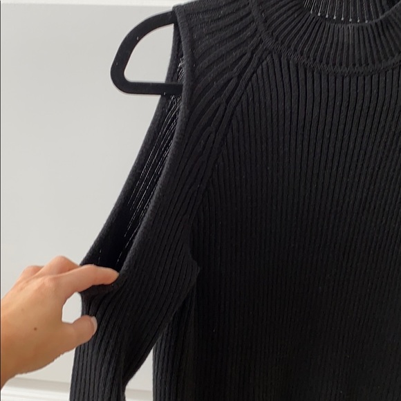 H&M Cold-Shoulder Sweater - Picture 2 of 4